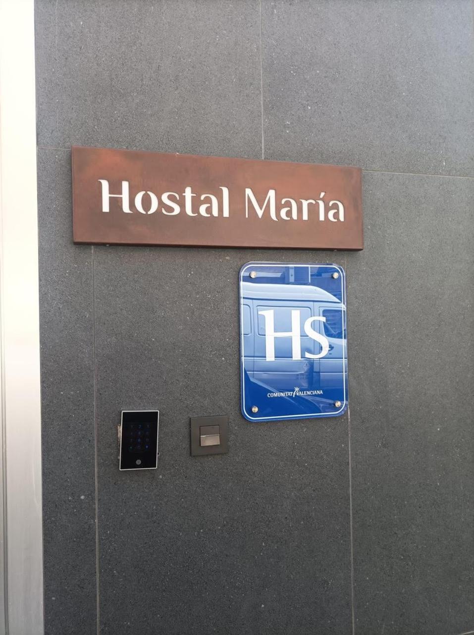 Hostal Maria Elche Bagian luar foto